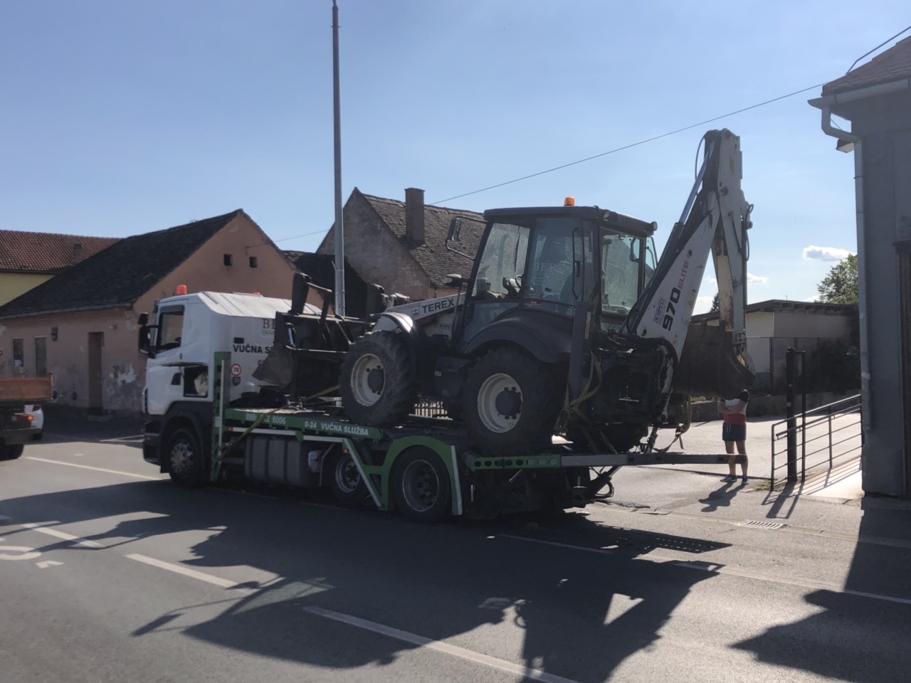 Šlep služba Transporti Beta šlepa traktor